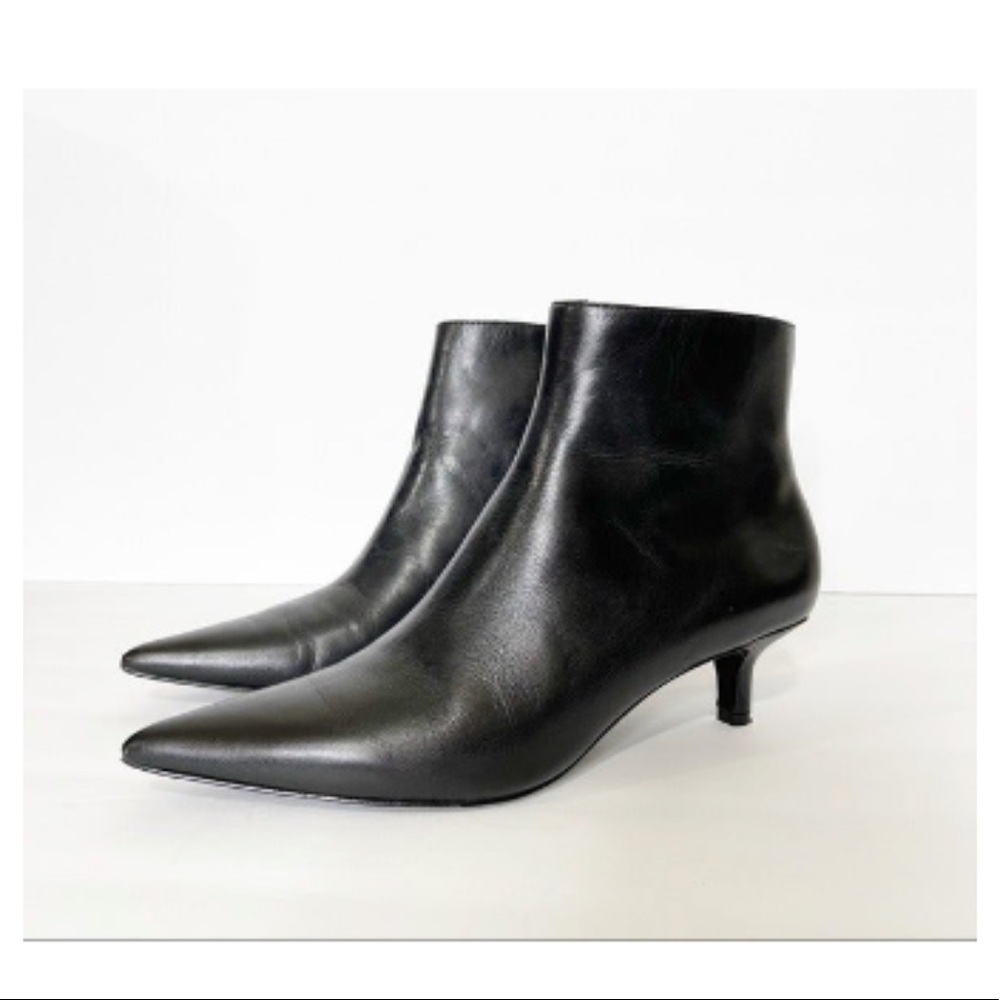 ✨ NWT Reformation Ankle Boots with Kitten Heel - Picture 1 of 3